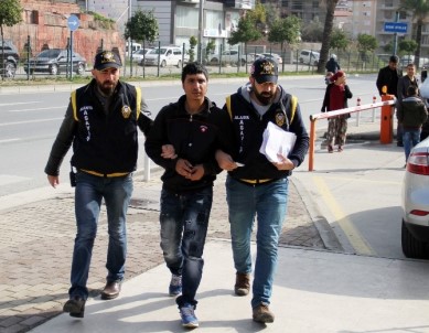 Alanya'da 4 Ayrı Suçtan Aranan Şüpheli Yakalandı