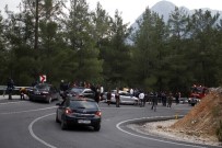 İŞ BANKASı - Antalya'da Midibüs Kazası Açıklaması 2 Ölü, 15 Yaralı