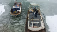ERÇEK GÖLÜ - Balıkçıların Buz Esareti Devam Ediyor