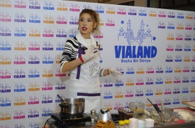 Sevgililer Günü İçin Aşk İle Lezzet İstanbul'da Buluştu