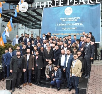 AK Partili Gençler Referandum Çalışmaları Öncesi Trabzon'da Toplandı