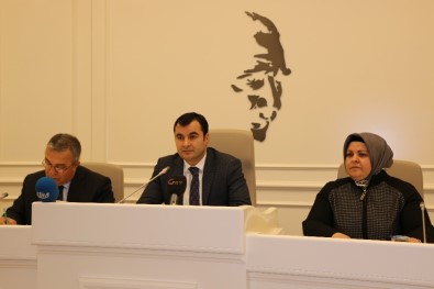 Bir Maaşlarını Şehit Ailelerine Veren Belediye Meclis Üyeleri Şimdi De Huzur Hakkı Ödeneklerini Bağışladı