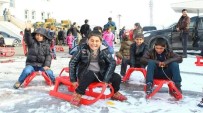 PENDİK BELEDİYESİ - Ercişli Çocuklara Pendik'ten 500 Kızak
