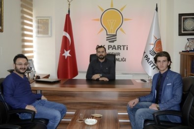 İl Öğrenci Meclis Başkanı Pak, AK Parti İl Başkanı Tanrıver'i Ziyaret Etti