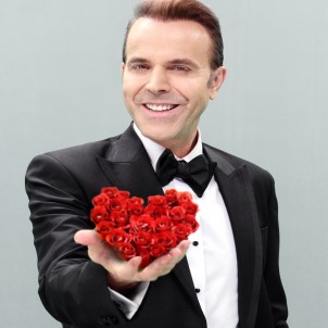 Soner Arıca'dan 14 Şubat pozu!