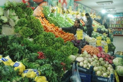 Van'da Sebze Meyve Fiyatları Cep Yakıyor