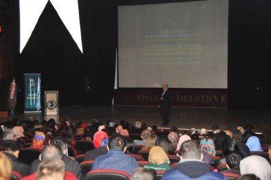 Akşehir'de Eğitim Seminerleri Devam Ediyor