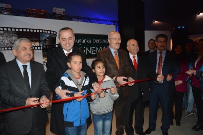 Altıeylül Belediyesi, 14 Şubat'ta Çocuklara 'Vatan Sevgisi' Aşıladı