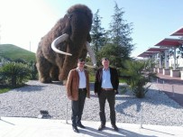 VEZIRHAN - Başkan Yalçın Ve Duymuş'dan Cumhurbaşkanı Ve Başbakana Teşekkür