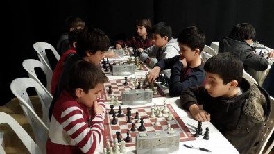 Bilgievleri Satranç Turnuvasında Kıyasıya Mücadele Sürüyor