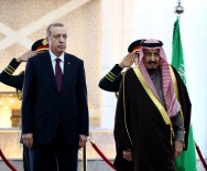 KÖRFEZ ÜLKELERI - Erdoğan Suudi Arabistan'da Resmi Törenle Karşılandı