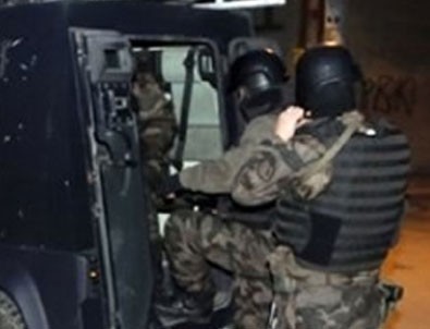 İstanbul'daki terör operasyonunda 6 kişi tutuklandı