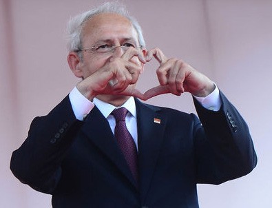 Kılıçdaroğlu, Sevgililer Günü'nü kutladı