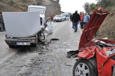 Küçükkuyu'da Trafik Kazası Açıklaması 5 Yaralı