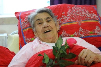 Başkent'te Huzurevindeki Yaşlılar Sevgililer Günü Anılarını Paylaştı