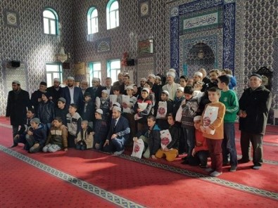 Tevhid Camii'nde 'Haydi Çocuklar Namaza' Kampanyası