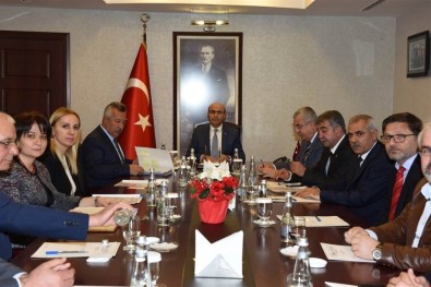 Vali Demirtaş'ın Başkanlığında Ceyhan OSB Toplantısı Düzenlendi