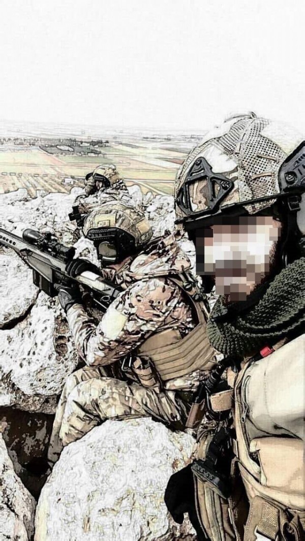 Türk askerinden El Bab pozu