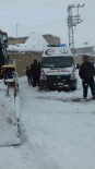 KIRAÇ - Hasta Taşıyan Ambulansı Belediye Ekipleri Kurtardı