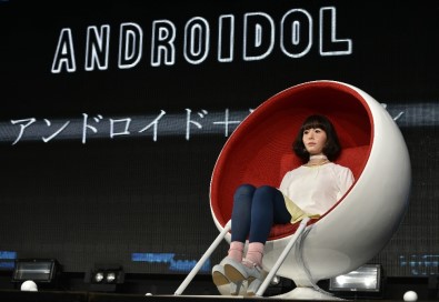 Japon Teknolojisinden İnteraktif İnsansı Robot Açıklaması Androidol U