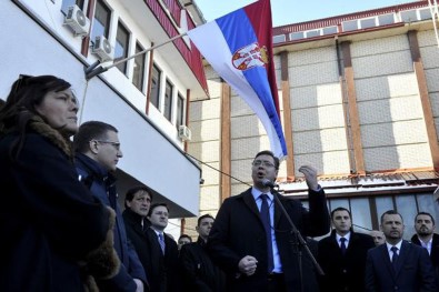 Sırbistan'da Seçim Yarışı Kızışıyor