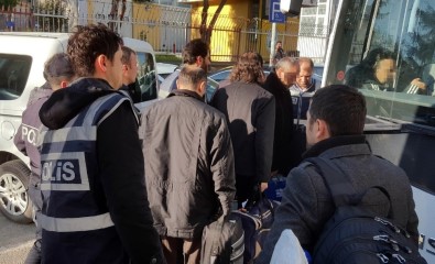 Uşak'ta FETÖ/PDY'den 10 Kişi Tutuklandı