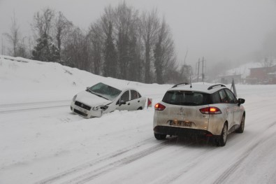 Zonguldak'ta Kar Yağışı Ulaşımı Aksattı
