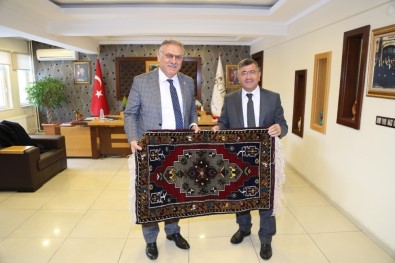 AK Parti Yerel Yönetimler Başkan Yardımcısı, Belediye Başkanı Faruk Akdoğan'ı Ziyaret Etti