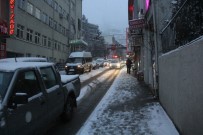 ARTVİN BELEDİYESİ - Artvin'de Kar Yağışı Hayatı Olumsuz Etkiliyor