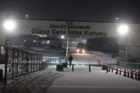YANGıN YERI - Ceza infaz kurumunda yangın!