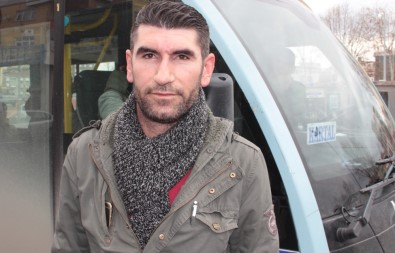 Minibüs Şoförü Başörtülü Kıza Saldırı Anını Anlattı