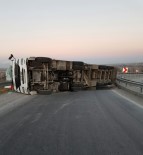 İp Yüklü Tır Devrildi Açıklaması 1 Yaralı