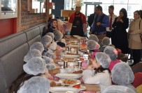 Minik Öğrenciler Yiyeceklerini Kendileri Hazırladı