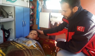 Suriye'de Bacakları Kopan Çocuğa İHH Sahip Çıktı
