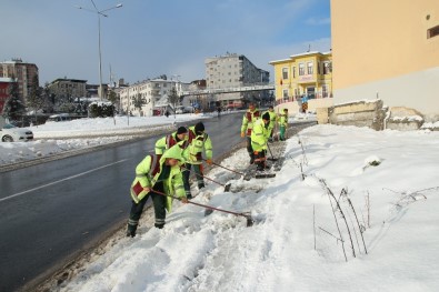 Trabzon'da Kar Mücadelesi Çalışmaları Sürdürülüyor