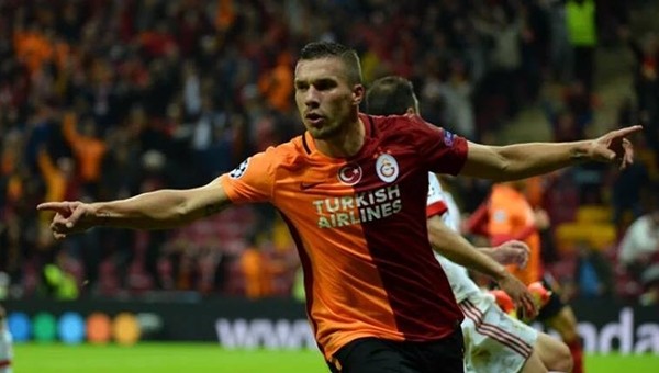 Podolski transfer oluyor