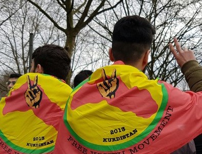 Almanya'da referandum karşıtlarından 'hayır' eylemi