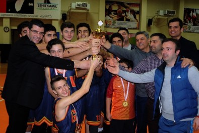 Basketbol'da Namağlup Şampiyon GKV