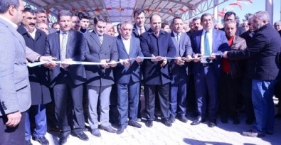Ceylanpınar'da Semt Pazarı Ve Spor Kompleksi Törenle Açıldı