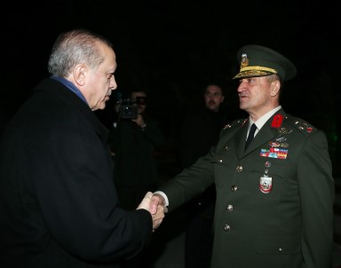 Erdoğan 2. Ordu Komutanlığını ziyaret etti