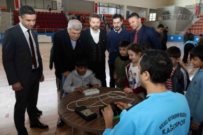 Başkan Karaosmanoğlu, Sporcu Test Çalışmalarını İnceledi
