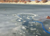 BUZ TUTAN GÖLET - Buz Tutan Gölete Düşen Çocuk Kayboldu