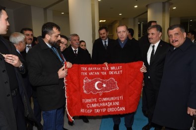 MATHAP'tan Cumhurbaşkanı Erdoğan'a Duvar Halısı