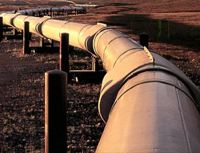 Suudi Arabistan'da petrol boru hattında sızıntı