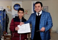 NAZLı ERGÜL - Ankara Büyükşehir Belediyesinden, Yetim Çocuklara Karne Hediyesi