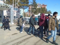 YAKALAMA EMRİ - Karaman'da Aranan 7 Kişi Tutuklandı