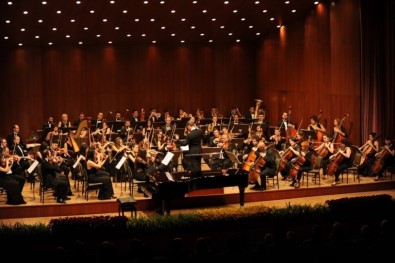 Anadolu Üniversitesi Senfoni Orkestrası Dünyaca Ünlü Piyanist Şevki Karayel'e Eşlik Edecek