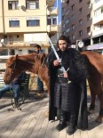 FANTEZI - Jon Snow Atıyla Eskişehir Sokaklarını Gezdi