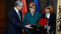 ALMAZBEK ATAMBAYEV - Kırgızistan'dan, Merkel'e Ülkenin En Prestijli Nişanı