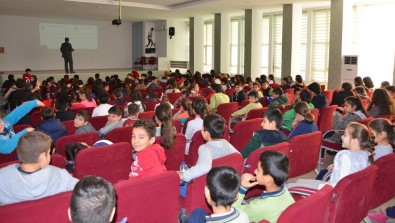 Milas'ta Öğrenciler Haşerelerle Mücadele Konusunda Bilgilendiriliyor